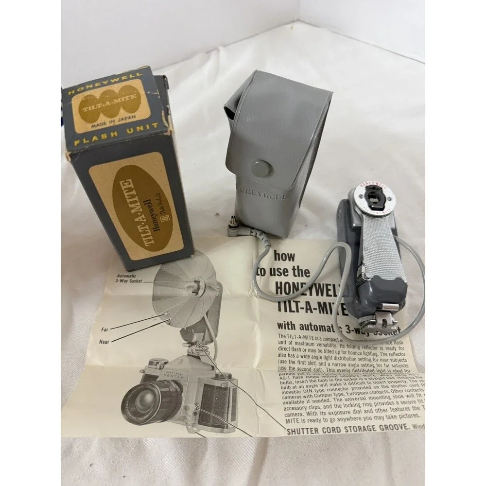 Vintage HONEYWELL TILT-A-MITE Camera Flash Unit Collapsible Fan Style W/CASE Box